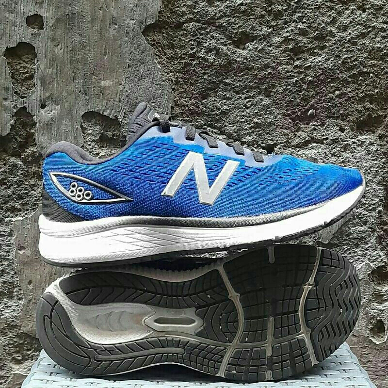 NEW BALANCE รองเท้าสีน้ําเงิน BALANCE 880 V9 ใหม่