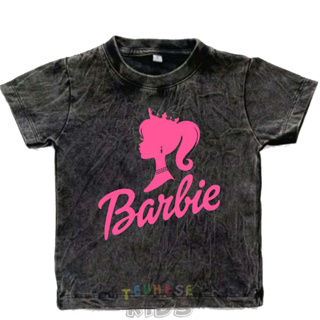 (ฟรีชื่อ) เสื้อยืดลําลอง แขนสั้น พิมพ์ลาย WASHED With "BARBIE" สําหรับเด็ก 24s