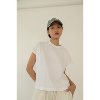 Shopatvelvet - Studio Now Eilin เสื้อยืด