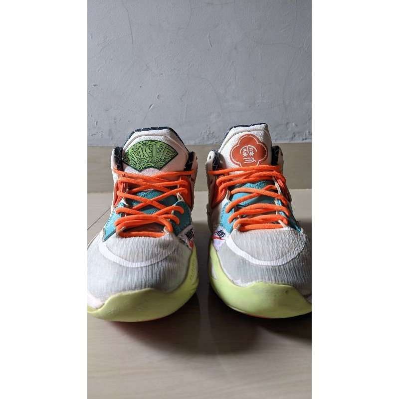 Kyrie 8 Infinity CNY