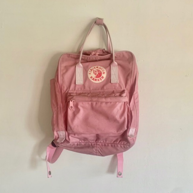 Fjallraven Kanken Classic สีชมพูมือสอง