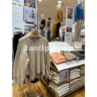 Uniqlo เสื้อกันหนาว แขนยาว คอสูง แต่งไหมพรม สําหรับผู้หญิง