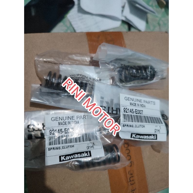 สปริงคลัตช์ bajaj pulsar 200NS NS200 หนึ่งชุด