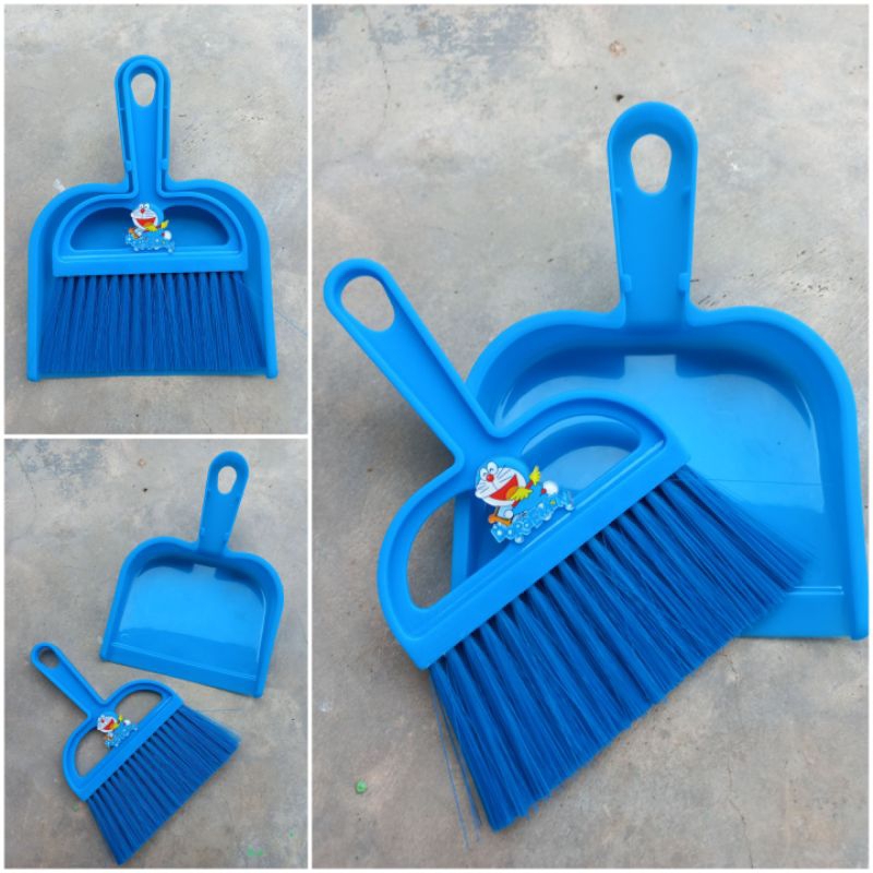 DORAEMON SMALL BROOM DUMP