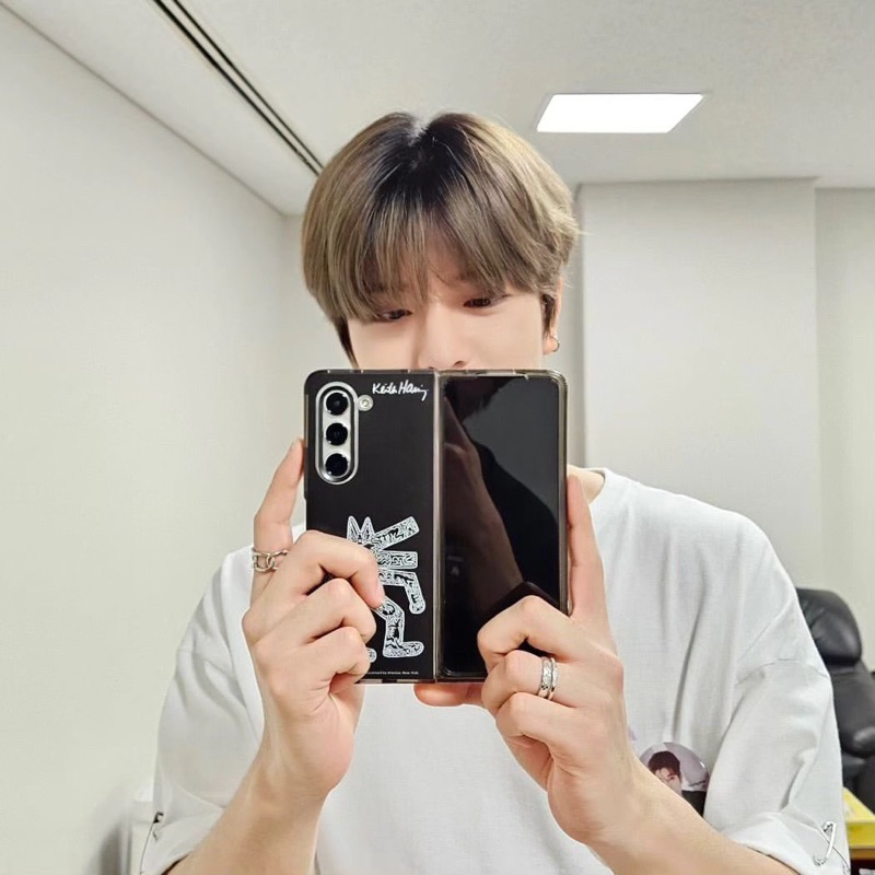 WEEKLY HANDSOME <3**