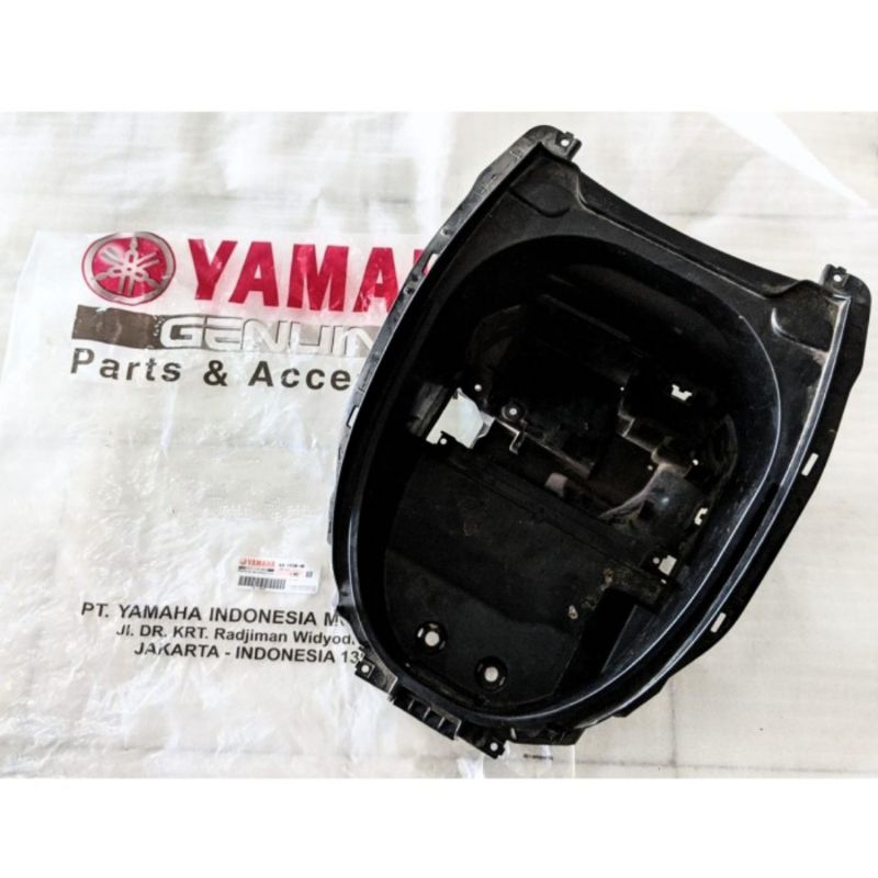 กล่อง 1/BOX LUGGAGE LEXI 125 ORIGINAL YAMAHA B3F-F473R-00