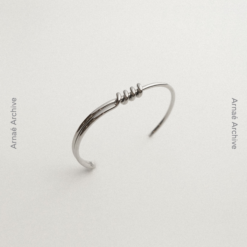 Arnaé Archive Knot Twist กําไลข้อมือพรีเมี่ยม 316L สแตนเลส Unisex สร้อยข้อมือป้องกันสนิม