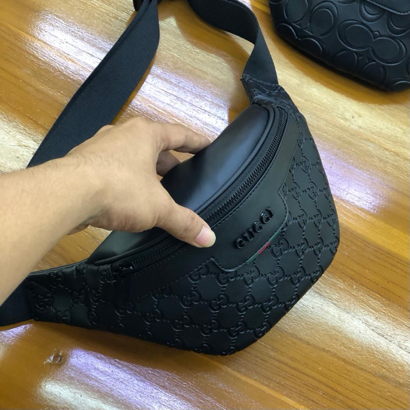 BEST DEALS WOMENS/MENS WAISTBAG ลายนูน acc สีดํา ขนาด 27x15 แถมถุงกระดาษ 09-8