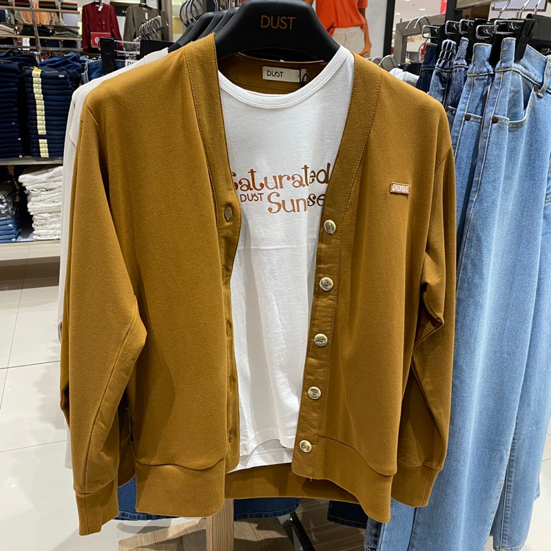 เสื้อสเวตเตอร์ถักต้นฉบับฝุ่น Akasa