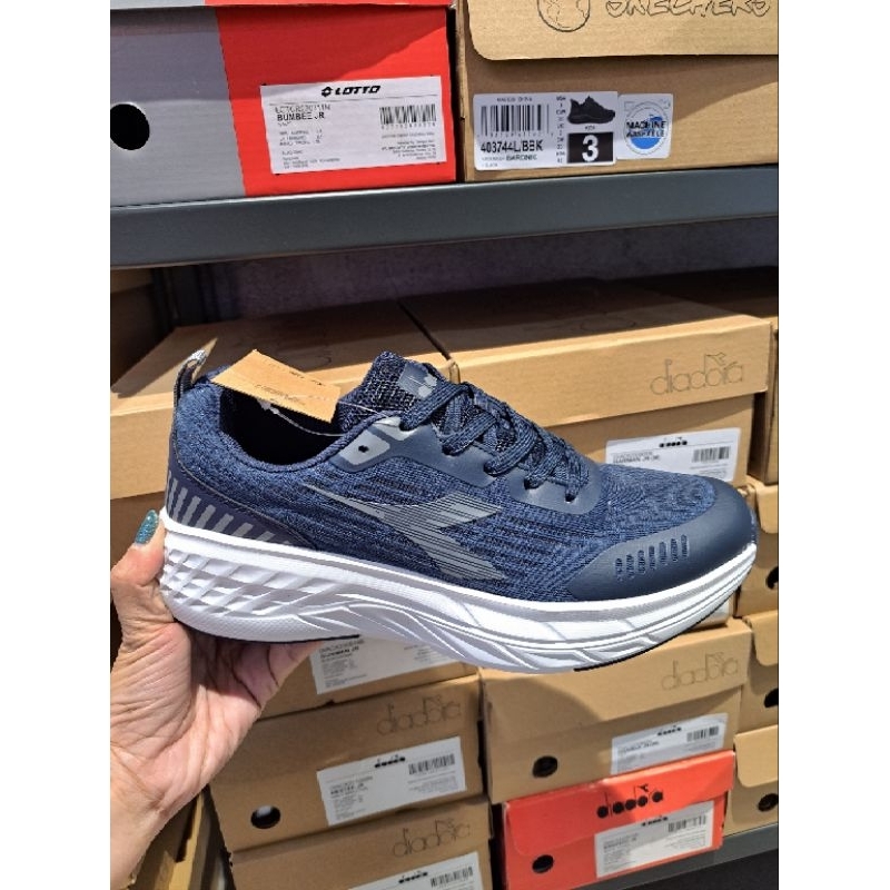 รองเท้าวิ่งผู้ชาย Diadora Gusto - สีกรมท่า