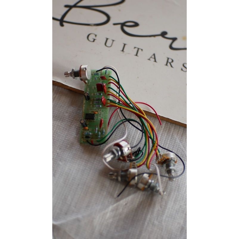 ปรีแอมป์ G&L M1 สําหรับเบส