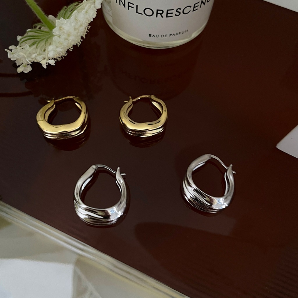 "Sasha" ต่างหู Moebius สไตล์เกาหลีหรูหรา