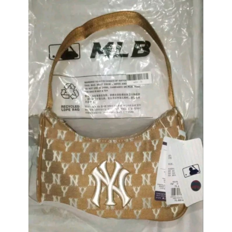 กระเป๋าถือ MLB******