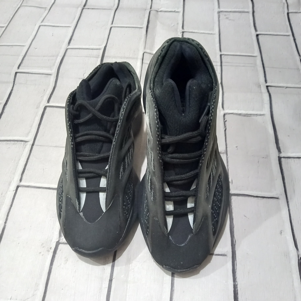 Adidas Yeezy 700 V3'Alvah' รองเท้าผ้าใบ ไซซ์ 38