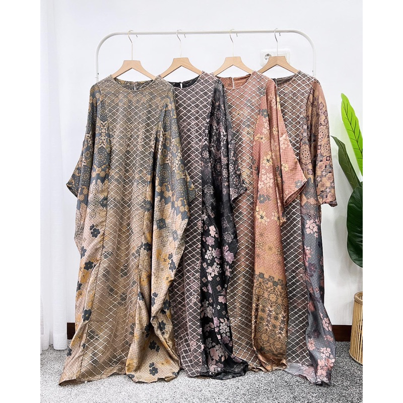 AMY RAYA KAFTAN*****