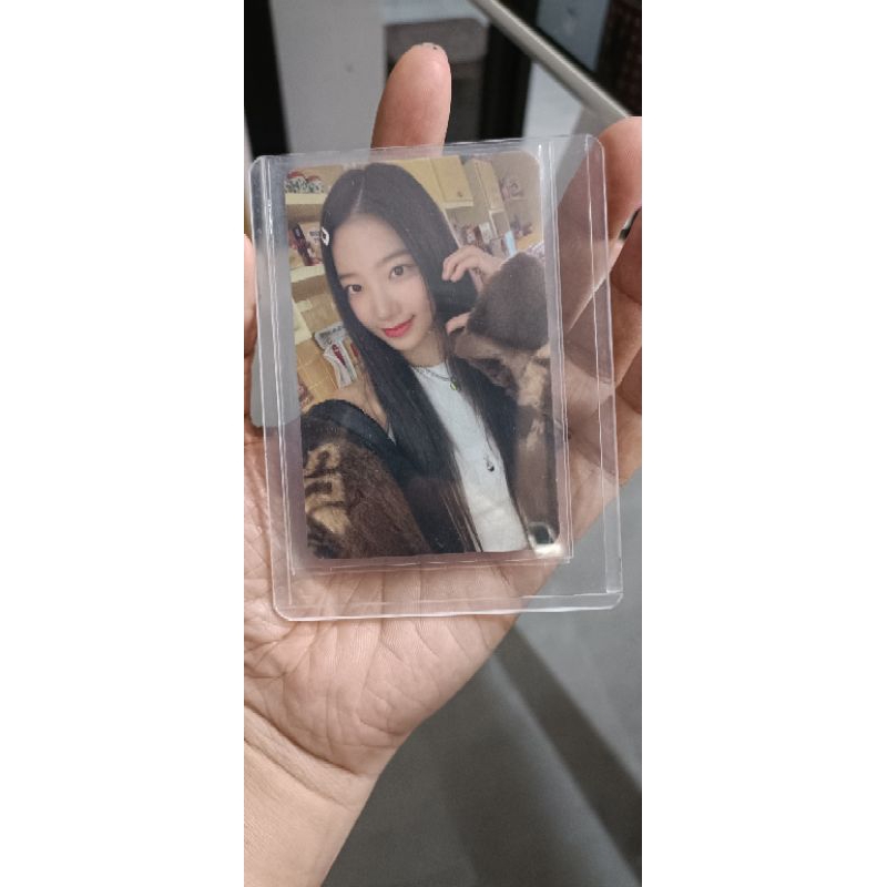 Photocard Le serafim Kazuha อย่างเป็นทางการ