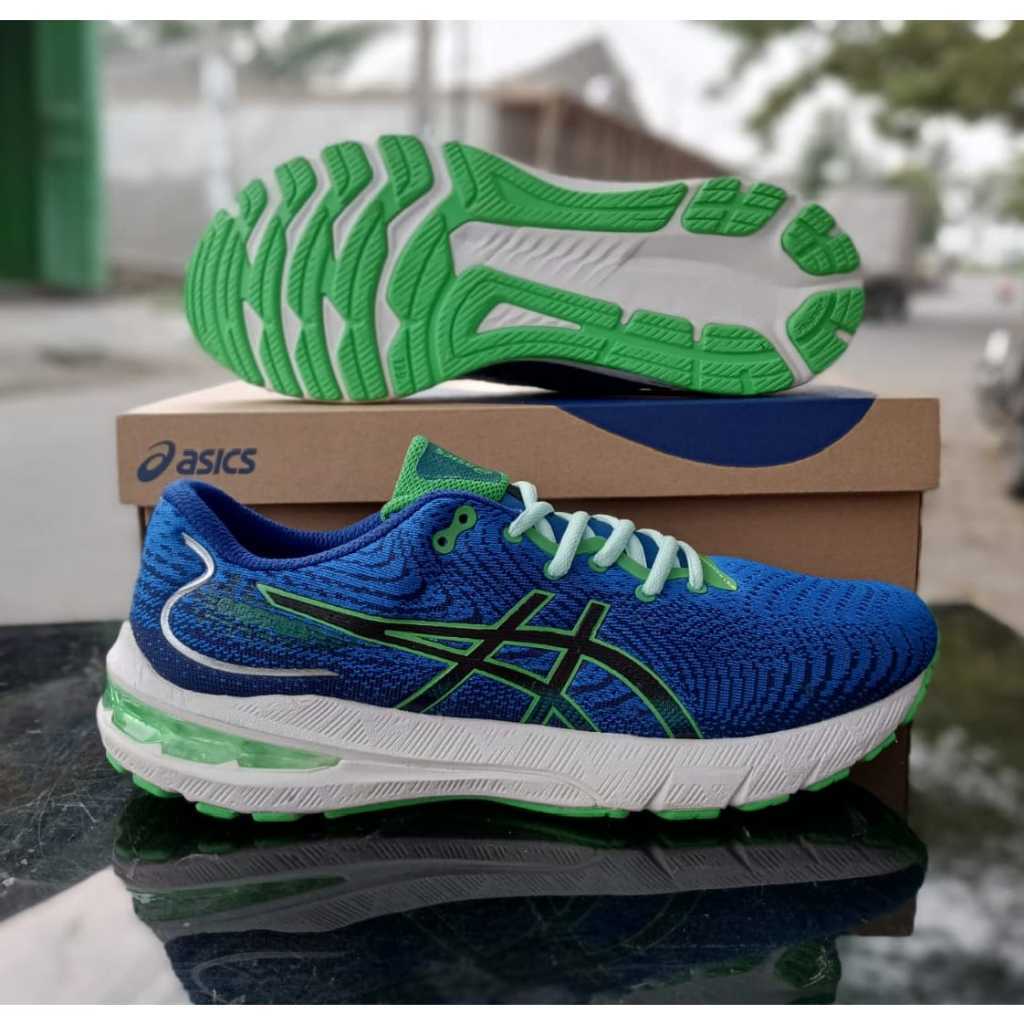 รองเท้าวิ่ง Asic nimbus