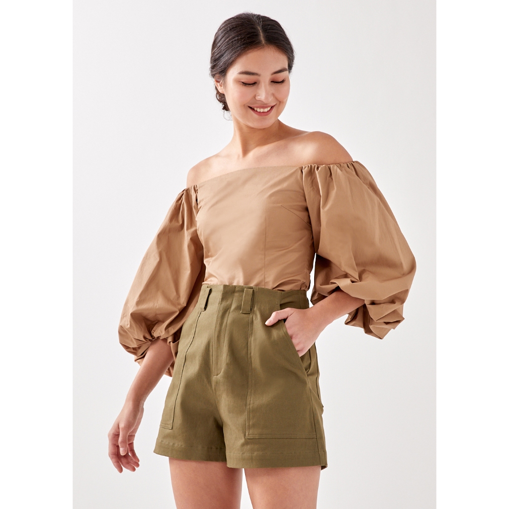 เสื้อเบลาส์แขนพัฟปิดไหล่ Jace