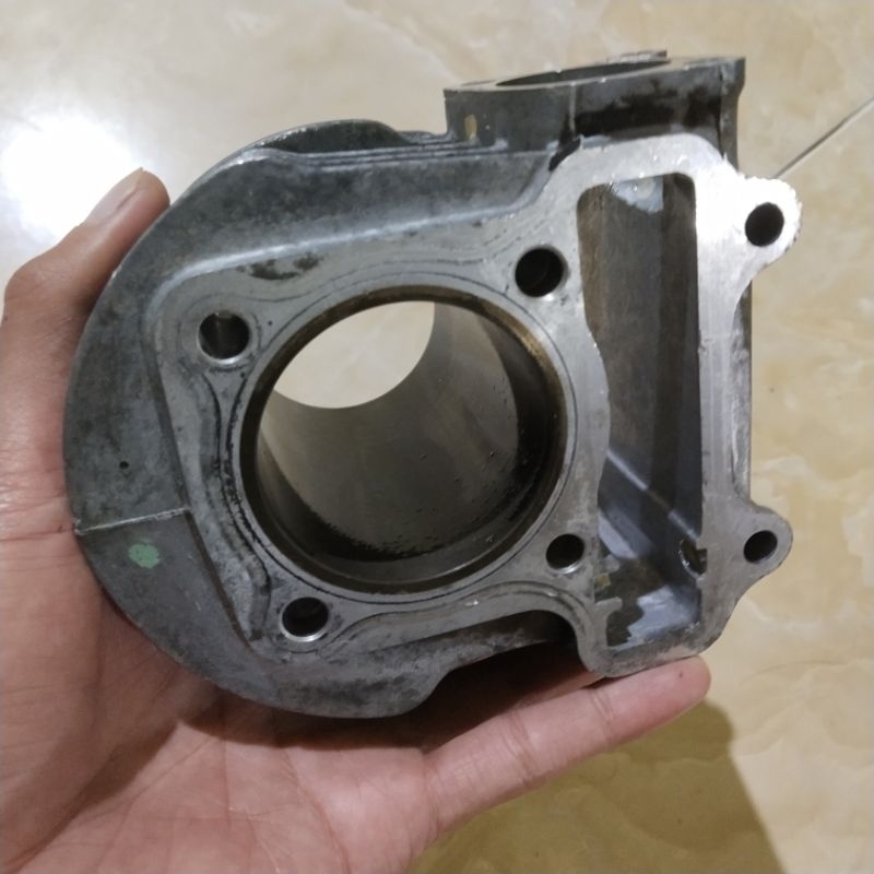 12100-KZL-930 กระบอก Comp.เสื้อสูบ Honda Beat Scoopy Spacy Vario Fi 110 วัสดุเดิม