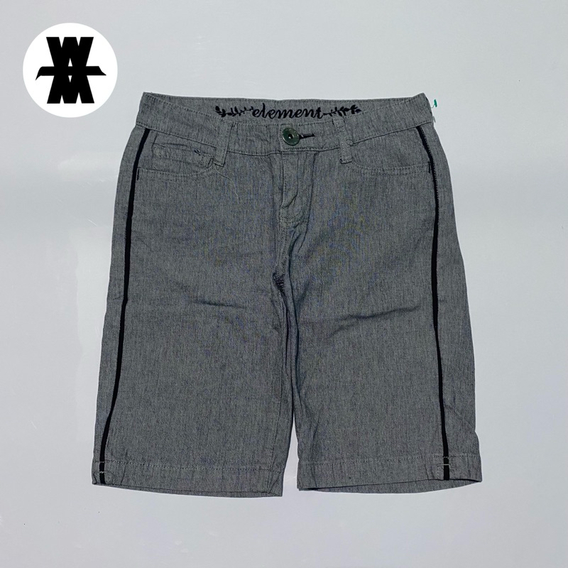 Sideline Stripe Short Skateboard Element