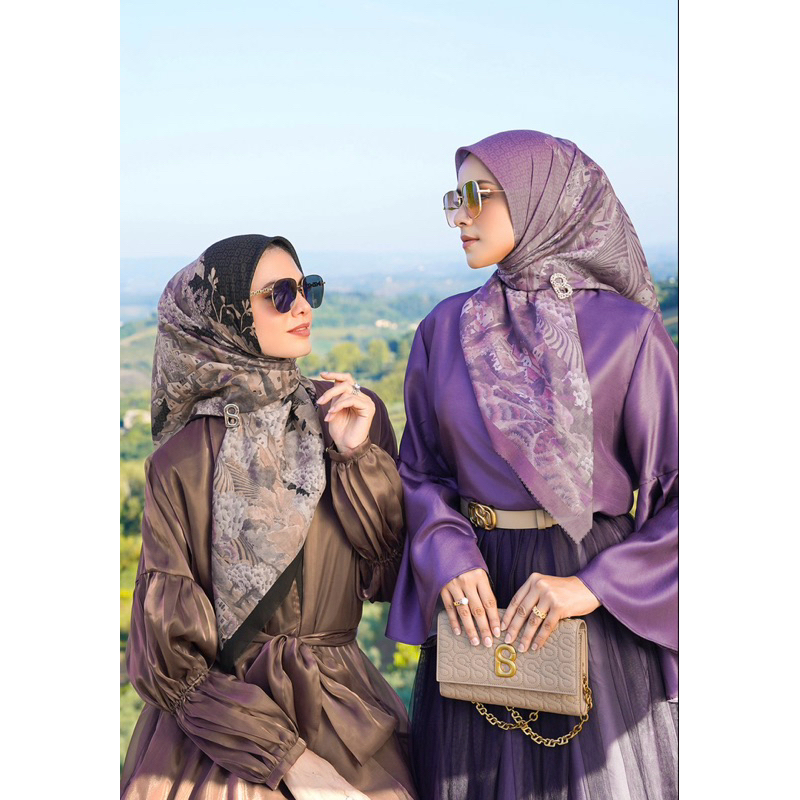 TUSCANY SERIES โดย BUTTONSCARVES