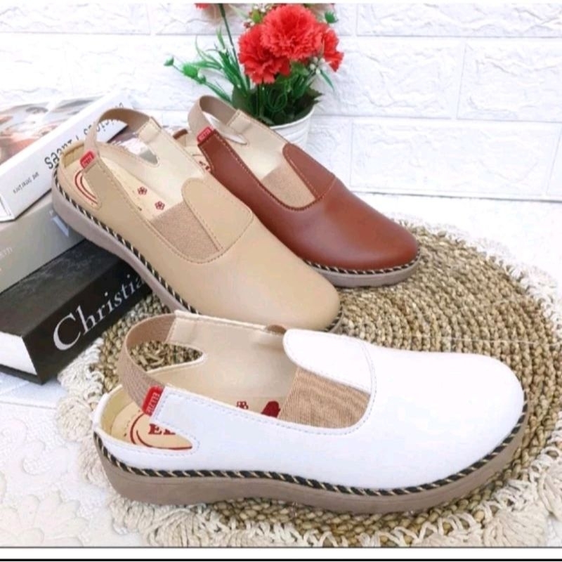 รองเท้าผู้หญิง Kickers สายคาดหลัง // รองเท้าแตะ Kickers รหัส ks 02