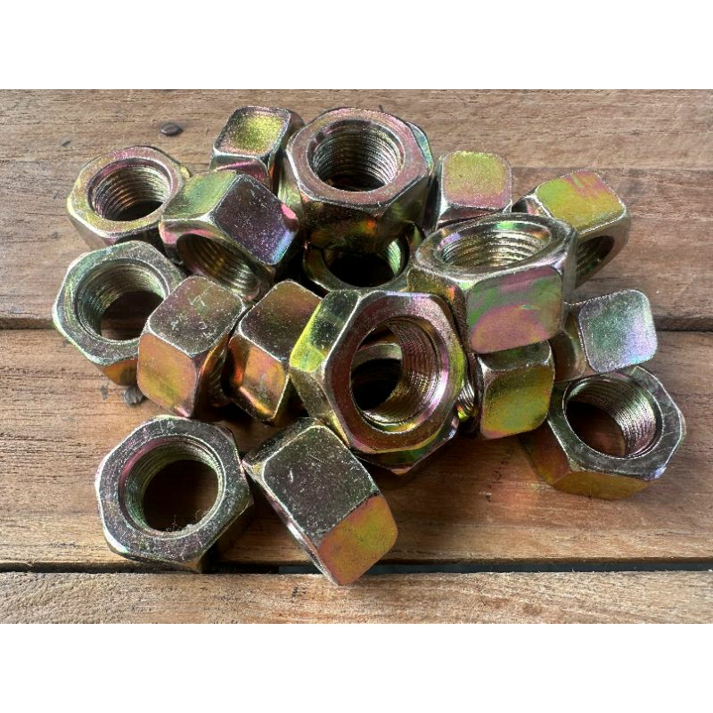 น๊อตล้อหลัง Vespa excel เบอร์ 24