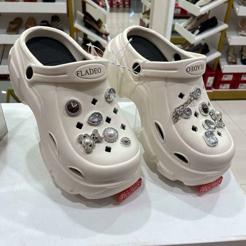 รองเท้าแตะส้นเตารีดผู้หญิง Crocks Fladeo เบาสุดๆ และนุ่มมาก
