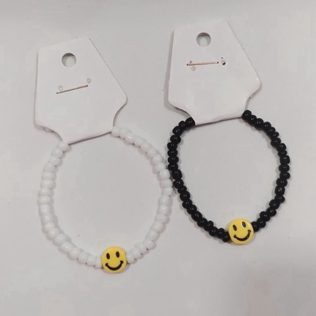 สร้อยข้อมือคู่ bnw smile