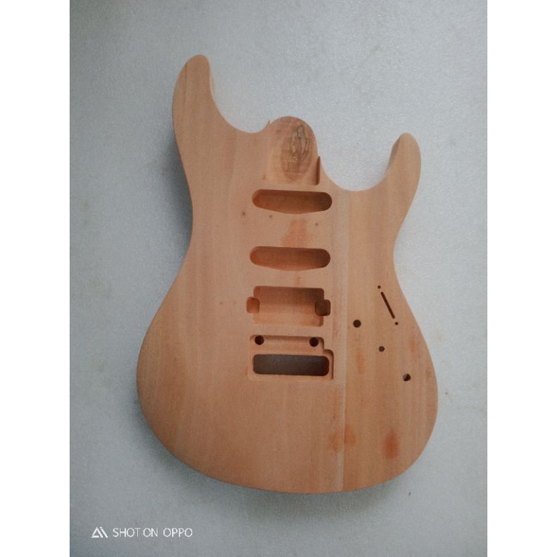 ตัวกีตาร์ Ibanez az 22 Fred