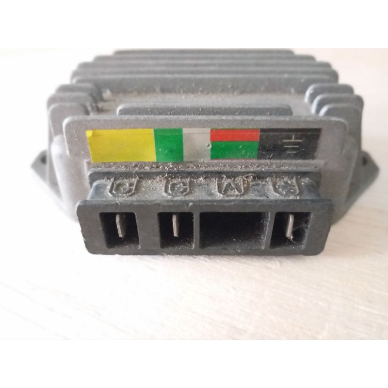 Vespa วงจรเรียงกระแสสามขา Vespa px150 ps150 px mk1 original ducati