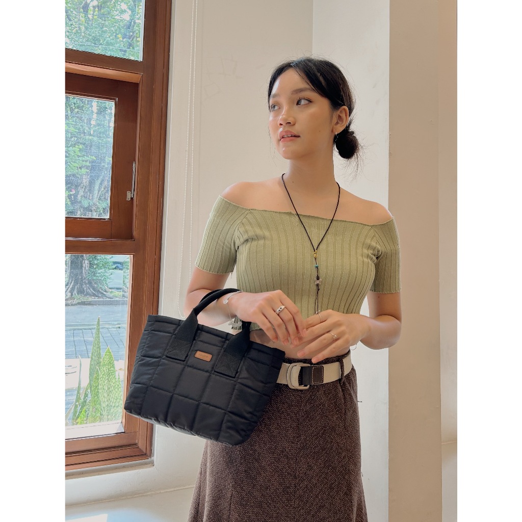 Rougee - Quill Bag Size M - Puffy Bag - Tas Selempang - Pillow Bag - Pofy Bag - Waterproof - Pillow 