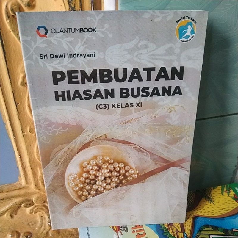 เสื้อผ้า DECORTATIONS MAKING BOOK (C3) CLASS XI VOCATIONAL SCHOOL