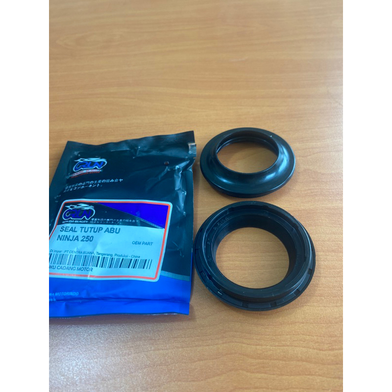 ชุดซีลฝาครอบสีเทา Ninja 250 37x50x8.5/14 / ซีลกันฝุ่น CBR 250 / CRF 250 150 L / Thunder 250 / ซีลยาง
