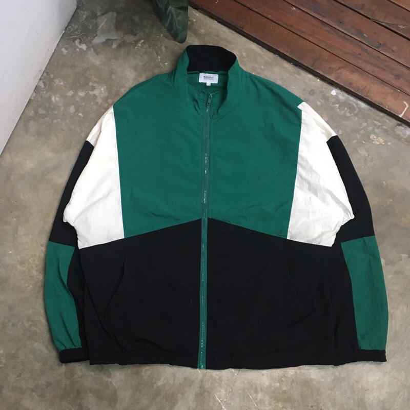 เสื้อแจ็คเก็ต Colorblock โดย Ragout Size L Fit