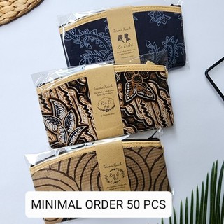 SS- souvenir dompet sedang ukuran 16 × 10 cm