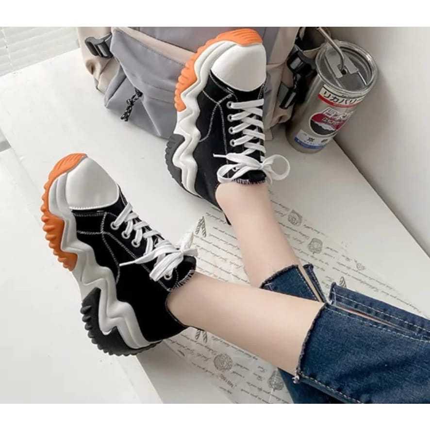 ผู้หญิง & 39;S รองเท้าผ้าใบ SEMI BOTS INSOLES LIMITED EDITIONS TREND WOMEN & 39;S รองเท้าลําลอง