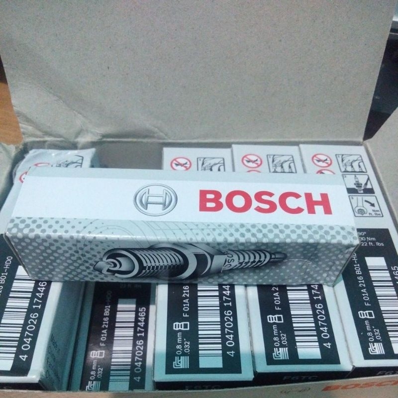 หัวเทียน Bosch 4 จังหวะ F6TC W8DC ดั้งเดิม