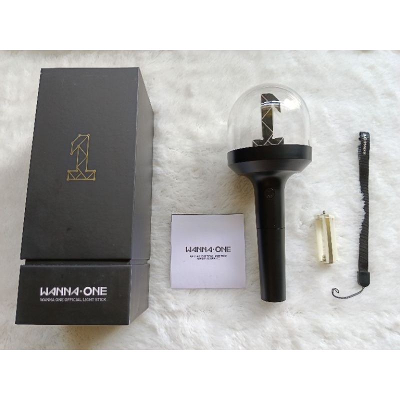 อย่างเป็นทางการ LIGHTSTICK WANNAONE Kang Daniel, Park Jihoon Lee Daehwi, Kim Jaehwan, Ong Seongwu, P