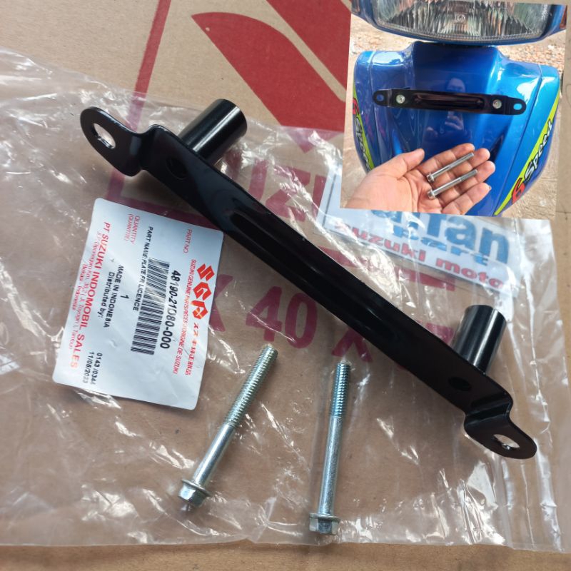 Giá đỡ biển số trước Suzuki Satria 2, chốt lumba và 2 con ốc