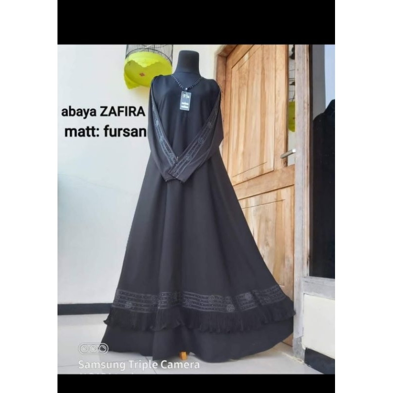 Zafira Abaya********