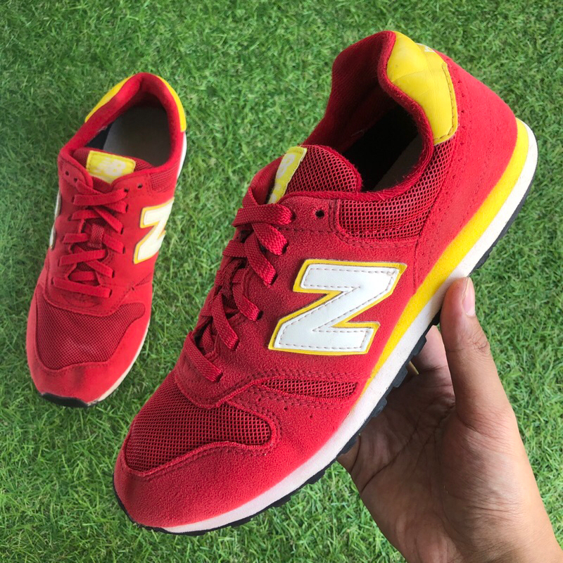 New Balance NB 373 รองเท้าผ้าใบ สีเหลือง สีแดง