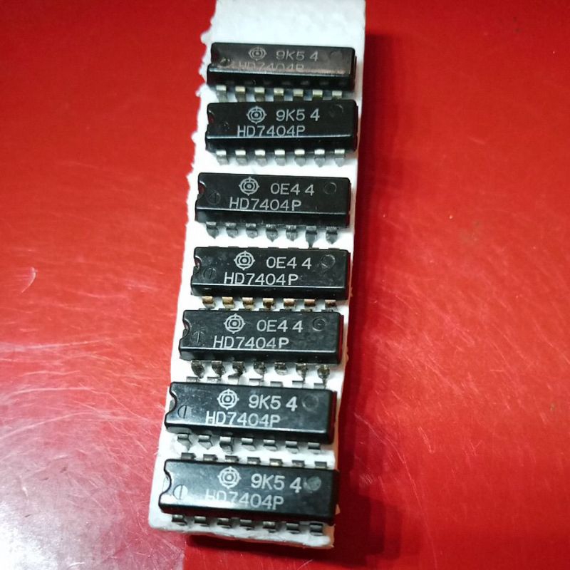 ไอซี HD 7404********