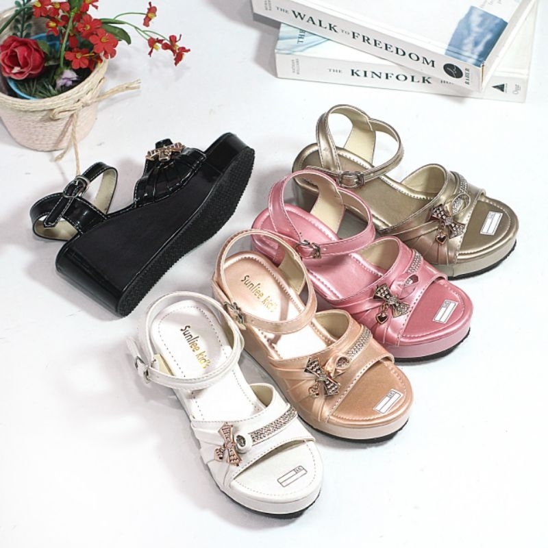 รองเท้าแตะปาร์ตี้เด็กผู้หญิง Wedges 6.5 ซม. สาย Laura