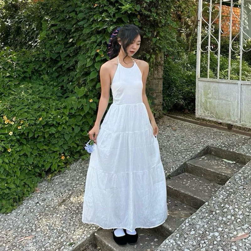 เดรสยาวคล้องคอ Eca Flowy