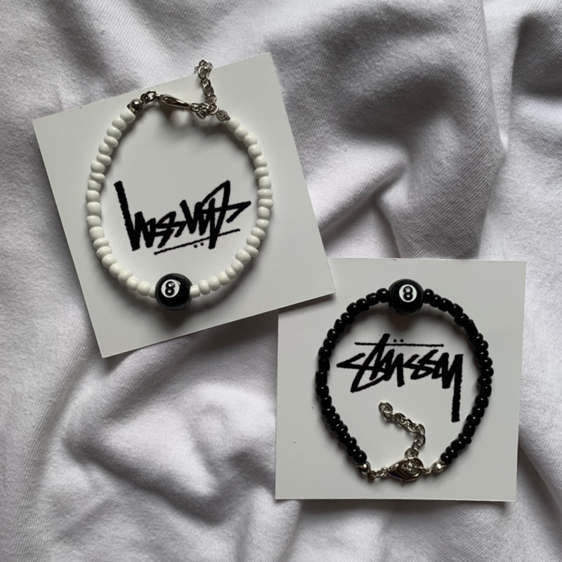 สร้อยข้อมือคู่รัก Stussy 8 ball สีดําและสีขาว