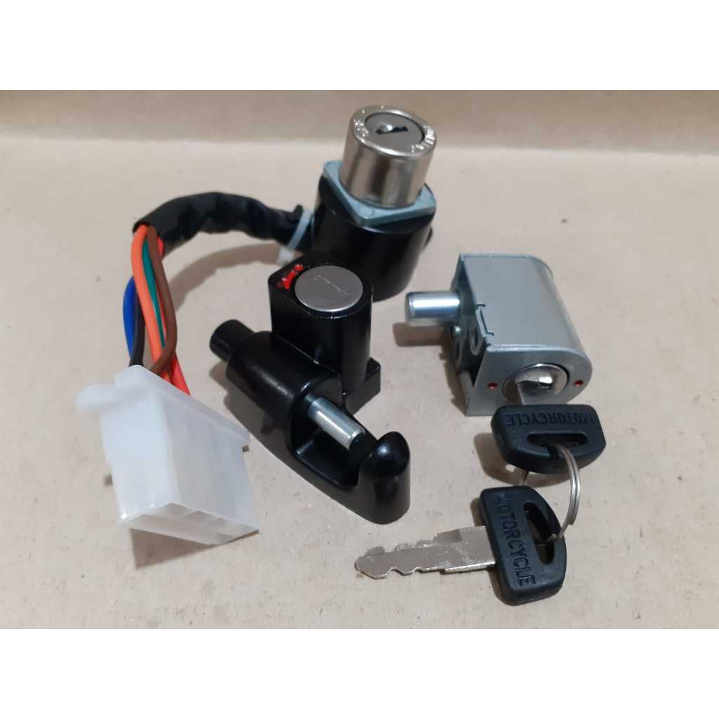 กุญแจจุดระเบิด Assy PLUS JOK ชุดกุญแจ C70 C 70 Old COMPLETE คุณภาพเก่า