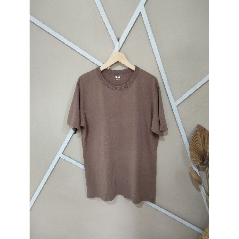 เสื้อยืด UNIQLO u***