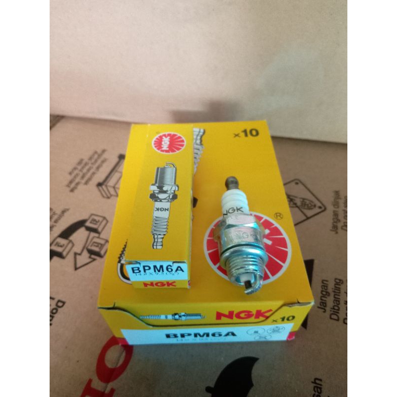 หัวเทียน NGK BPM6A หัวเทียน NGK BPM6A 10 ชิ้น
