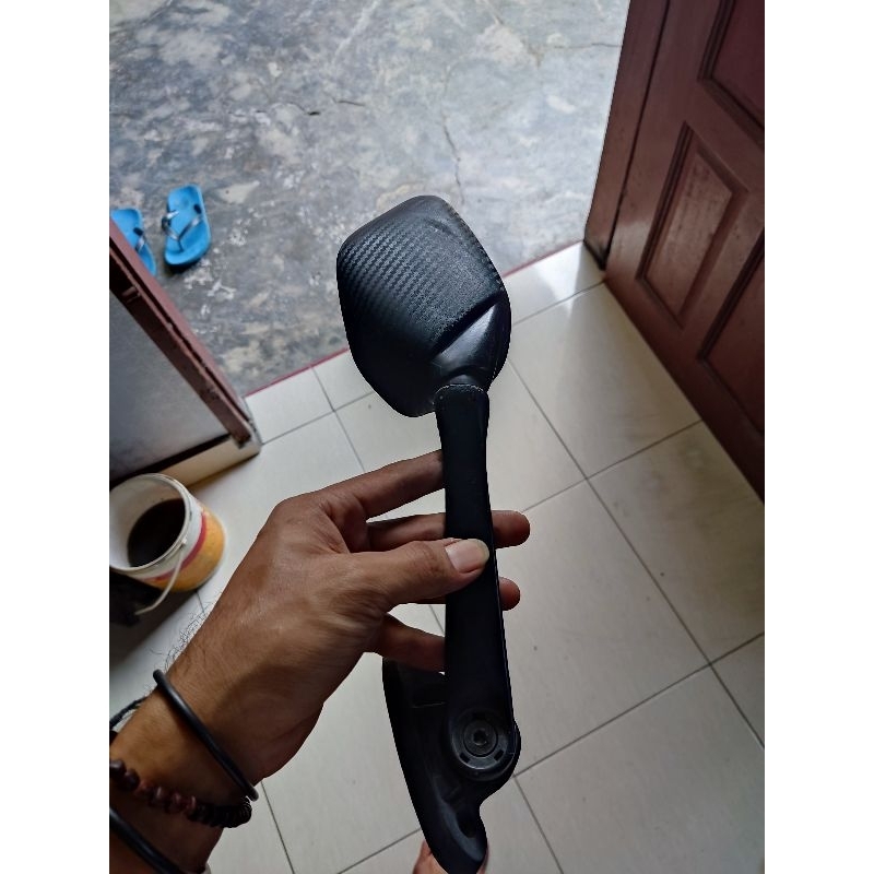 กระจกขวา R15 V2 มือสอง